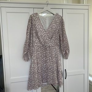 Club Monaco Size 8 V-neck Floral Dress